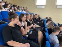 Александр Коган провел финансовые уроки для школьников