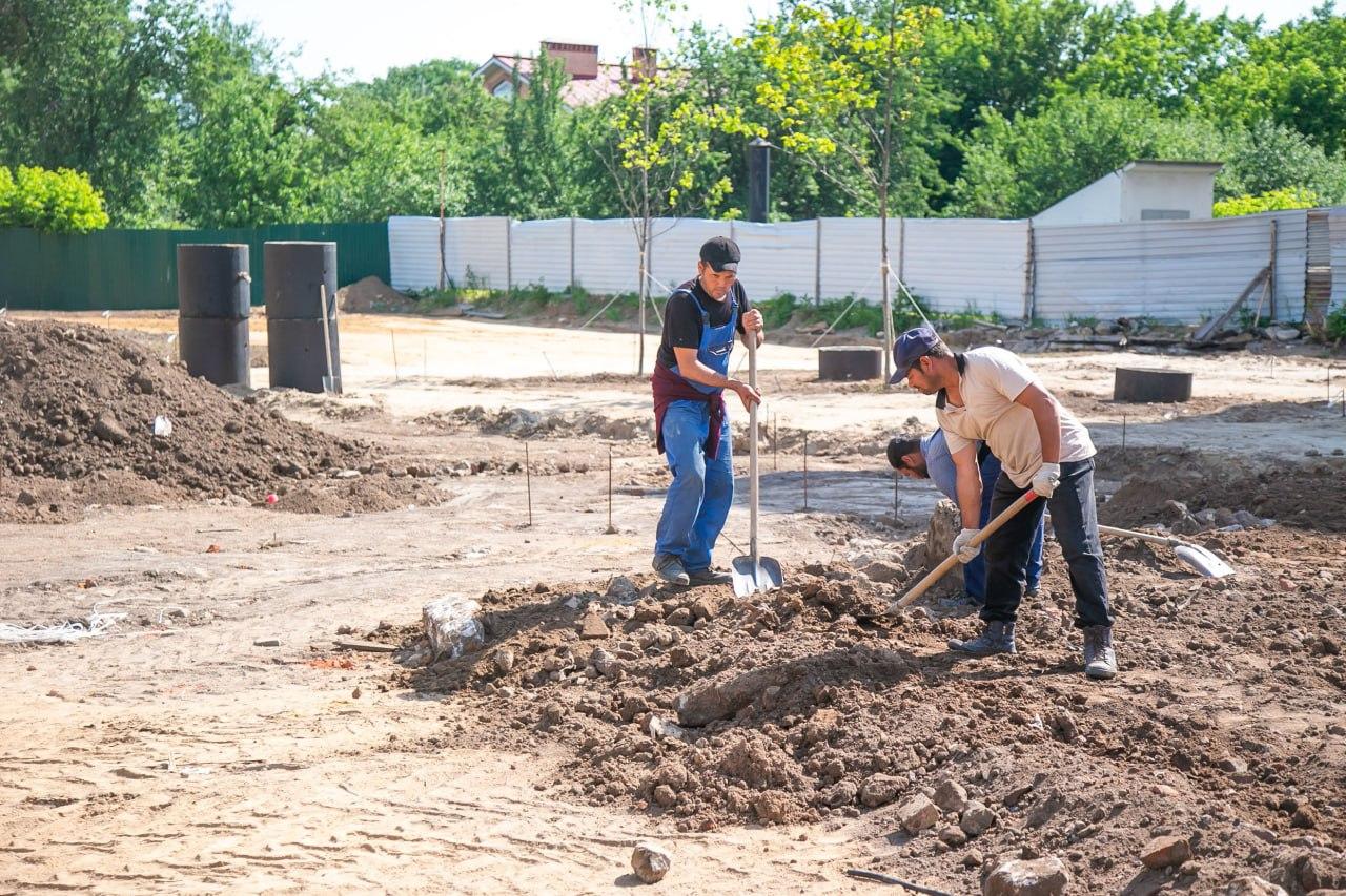 В Коломне приступили к работам по благоустройству сквера возле администрации  | 09.06.2023 | Коломна - БезФормата