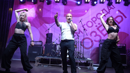 День рождения города Озёры завершился большим праздничным концертом на площади Советской