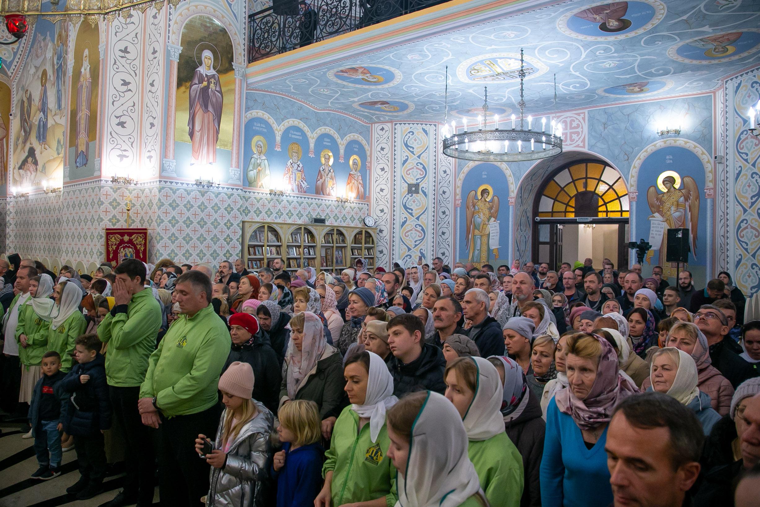 Патриарх Московский и всея Руси Кирилл освятил Троицкий храм в Коломне |  15.10.2023 | Коломна - БезФормата