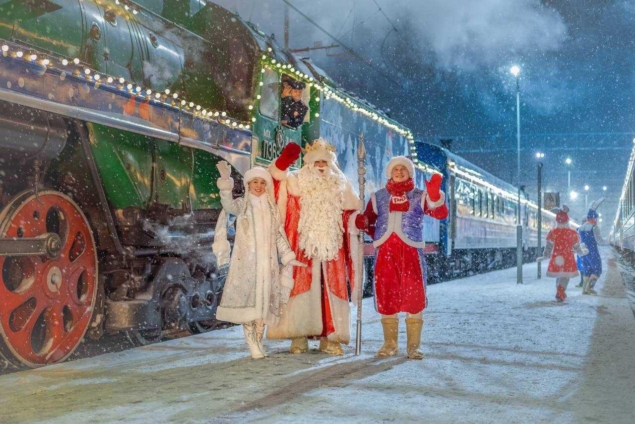 «Поезд Деда Мороза», построенный на Коломенском заводе, продолжает путешествие по России