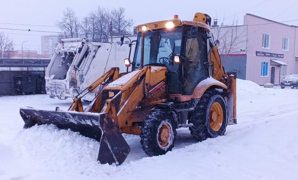 Борьба со снегопадом в Коломне продолжается