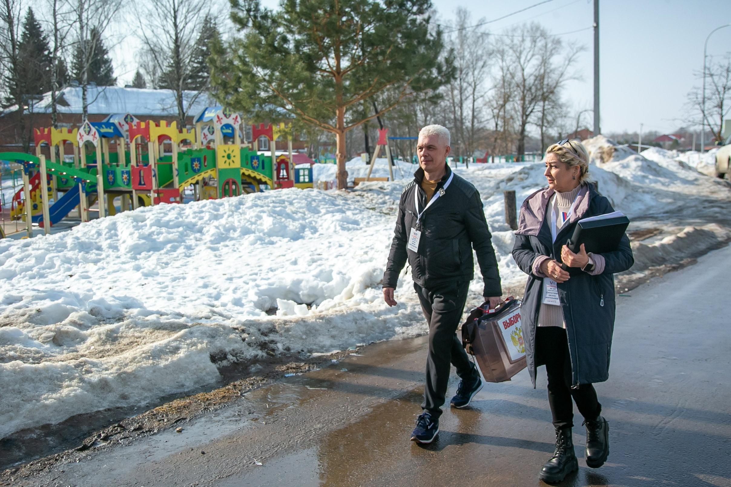 Выборы с доставкой на дом»: выездные комиссии Городского округа Коломна  продолжают свою работу | 19.03.2024 | Коломна - БезФормата