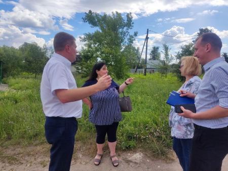 26 июня с рабочим визитом заместитель главы Лубяной Д. Б. посетил деревню Боково-Акулово