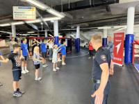 В Коломне полицейские и общественник провели акцию «Зарядка со стражем порядка»