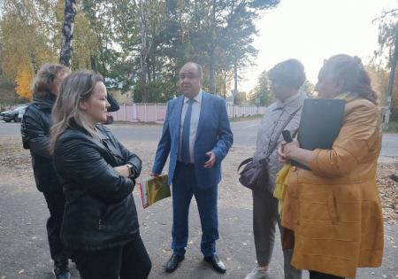 1 октября в 18:00 заместитель главы округа Сергей Михайлович Цаплинский провел обход территории парка Мира