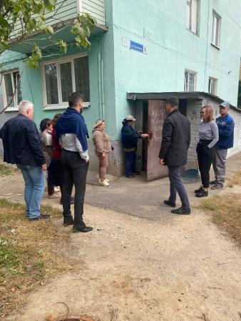 Заместитель главы округа Ходасевич Дмитрий Игоревич провел обход территории по улице Гагарина