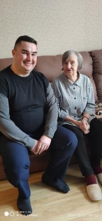 Депутат Совета депутатов Городского округа Коломна Анатолий Костюнин поздравил ветарана ВОВ с наступающим Новым годом.