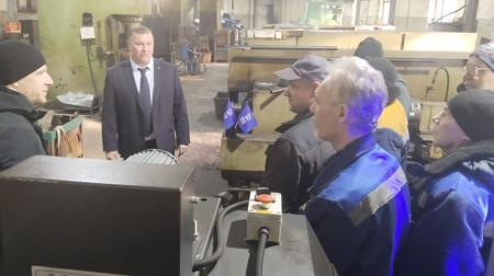 Депутат Совета депутатов Городского округа Сергей Шумов отчитался о депутатской работе за 2024 год перед избирателями.