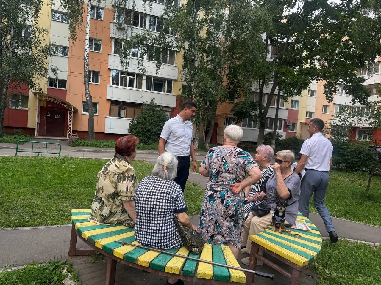 Заместитель главы округа Ходасевич Дмитрий Игоревич провел обход территории