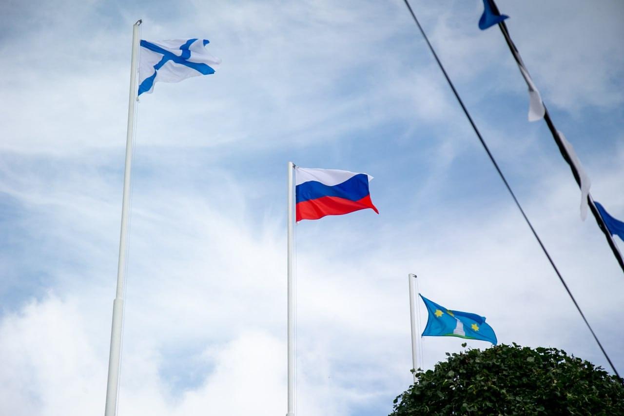 Движение и парковку автомобилей временно ограничат в Колычеве в День военно-морского флота