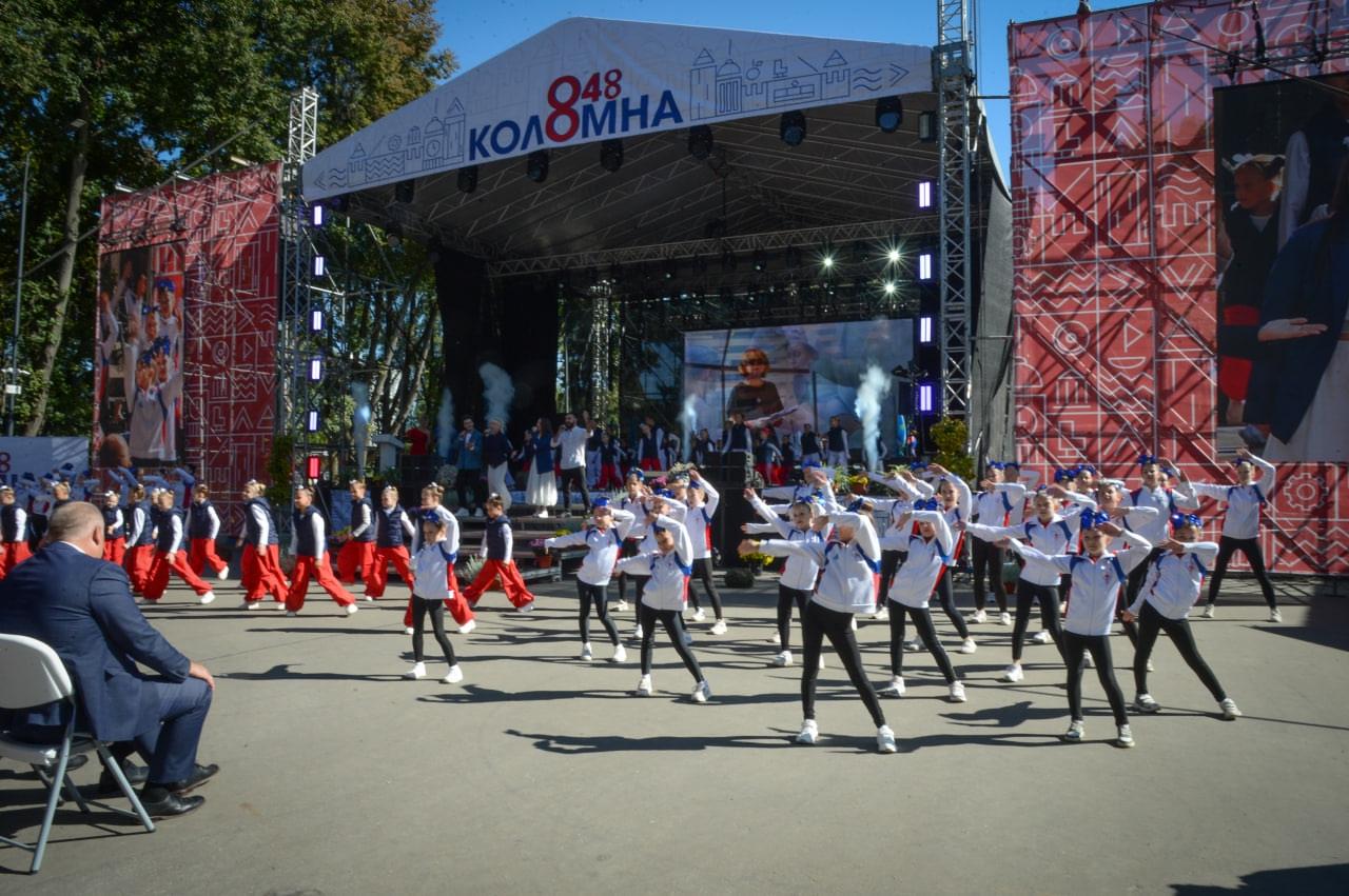 На главной сцене в парке Мира прошла торжественная церемония в честь 848-летия Коломны