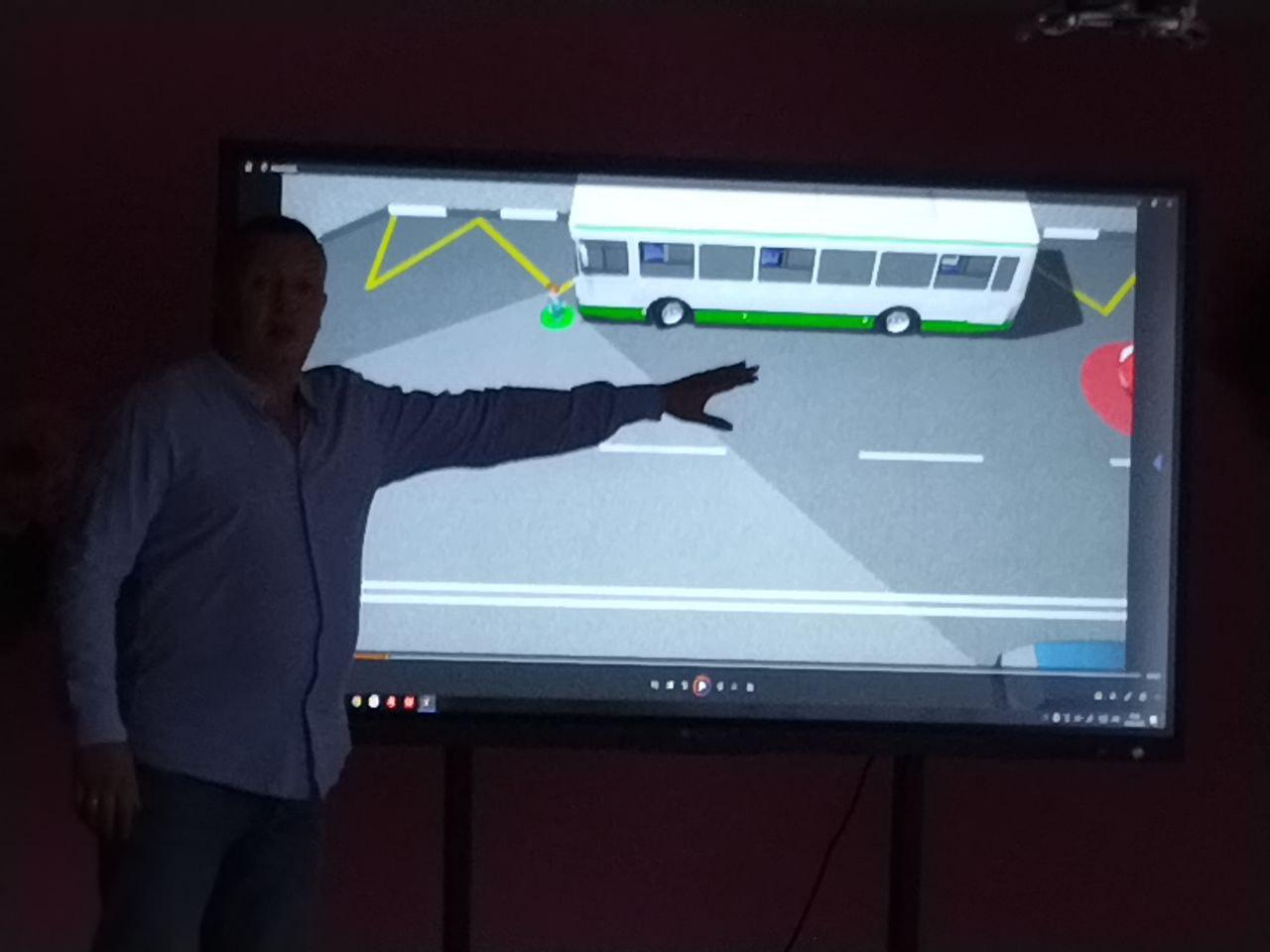 Госавтоинспекторы совместно с представителями автошколы встретились с учениками школы №2 в Озёрах