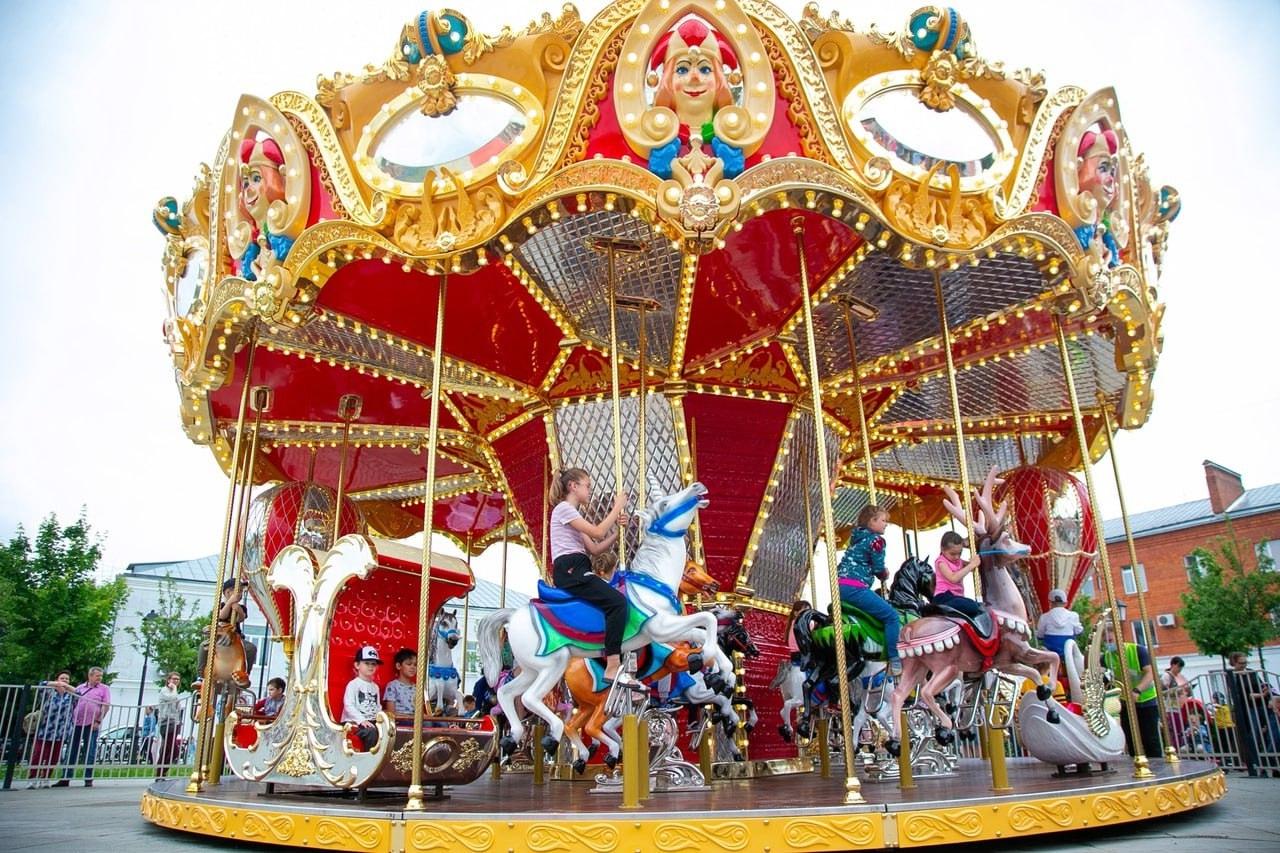 На Житной площади вновь заработала карусель