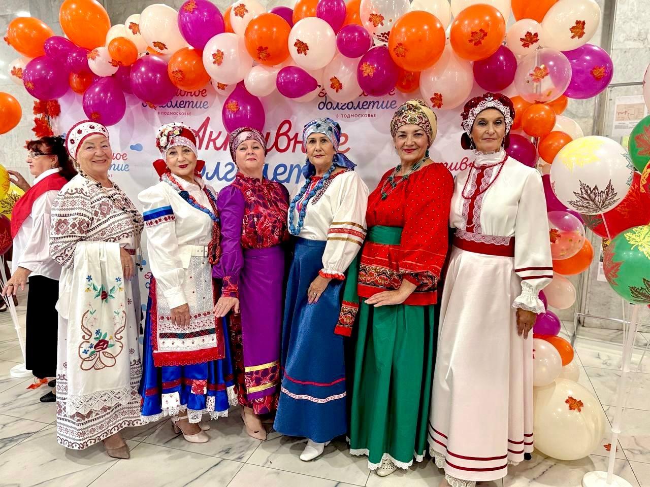 На фестивале «А в сердце молодость поёт!» в Озёрах выступят творческие коллективы