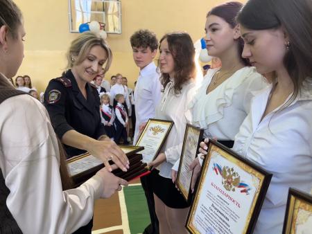 Коломенские полицейские поздравили участников отряда Юный друг полиции с Днем знаний