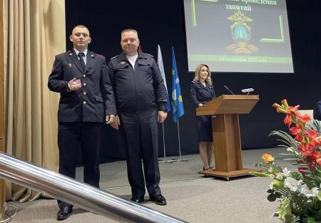 В УМВД России по г.о. Коломна состоялось торжественное вручение служебных удостоверений молодым сотрудникам