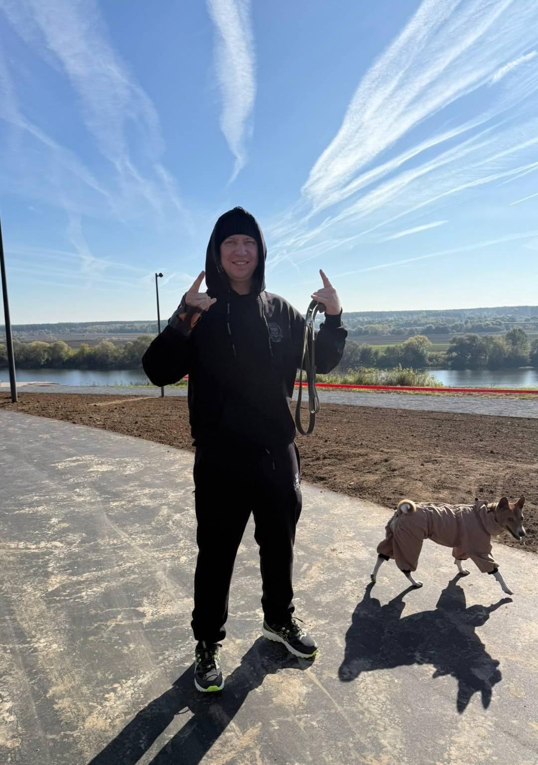 Один из сильнейших райдеров планеты, коломенец Алексей Колесников тренируется в обновленном парке 50-летия Октября