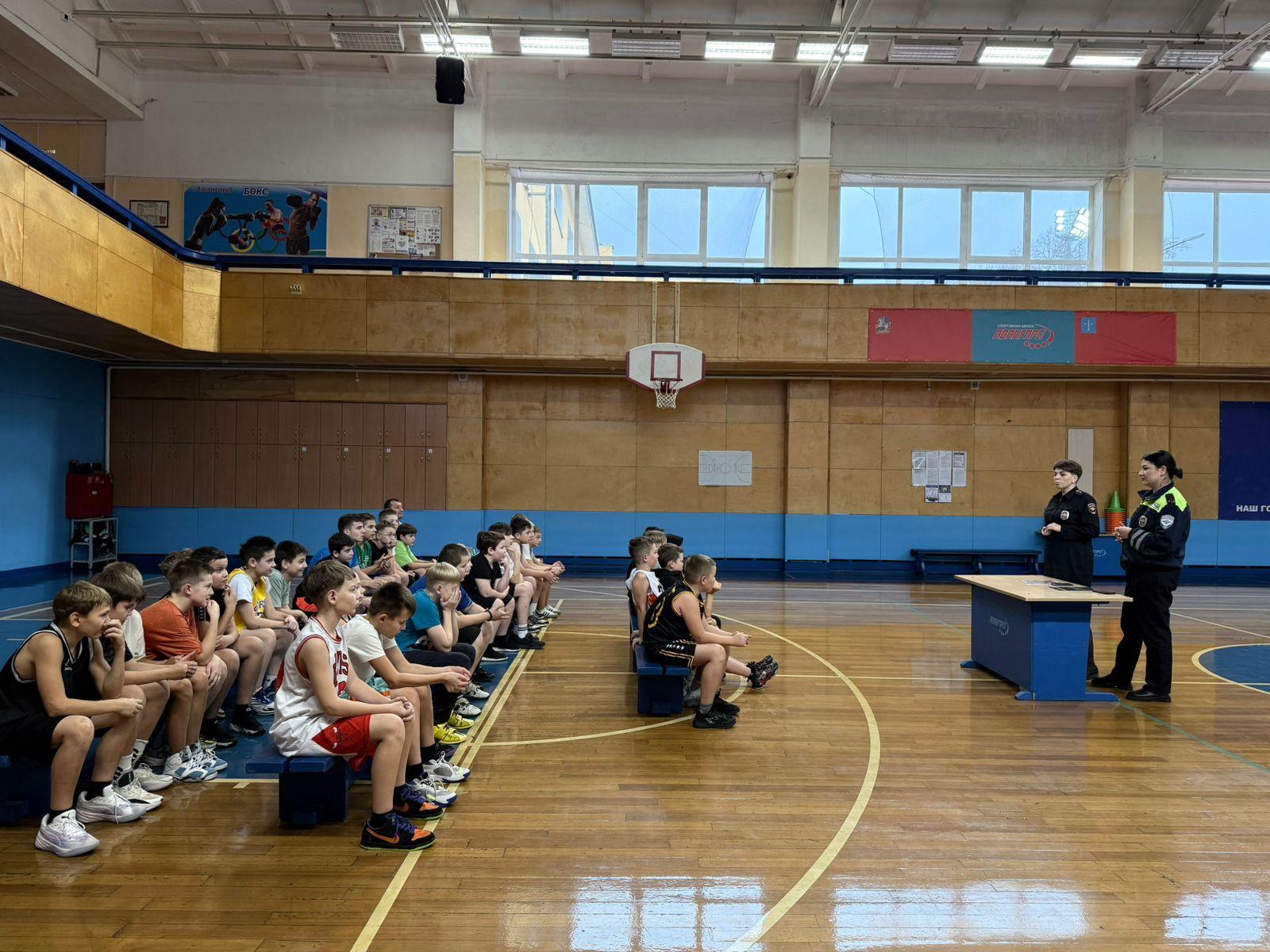 Воспитанники спортивной школы в Коломне повторили Правила дорожного движения