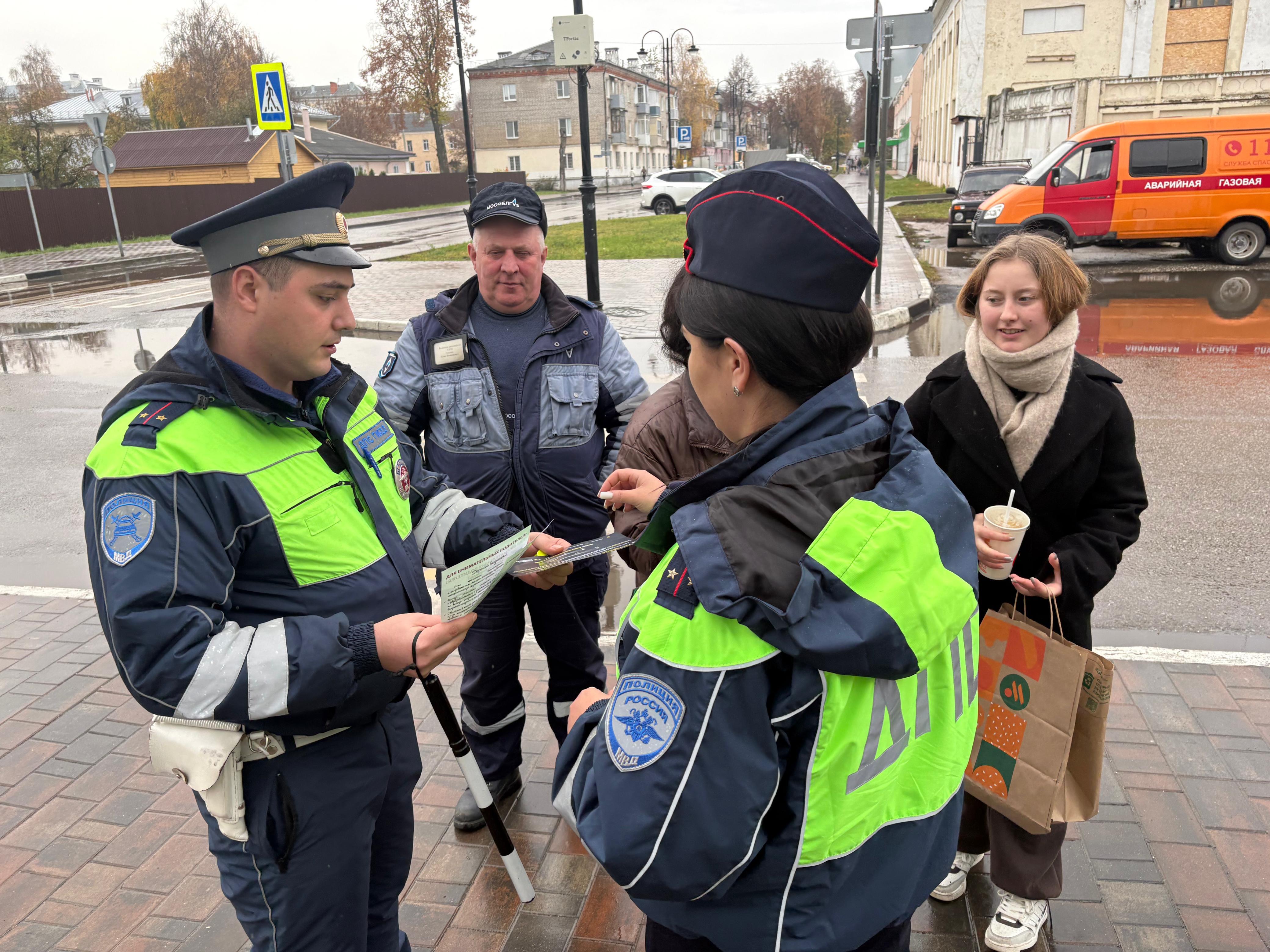 Акция «Пропусти пешехода» прошла на оживленном перекрестке в Коломне