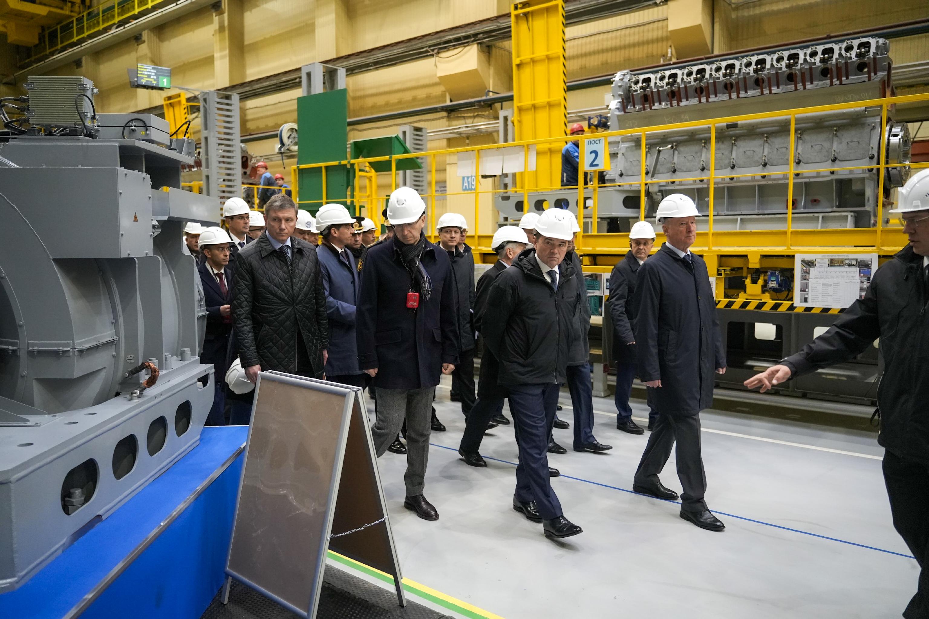 Губернатор Московской области Андрей Воробьев познакомился с образцами выпускаемой продукции Коломенского завода