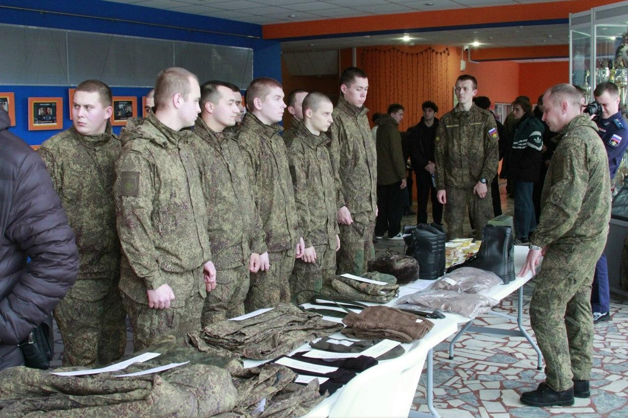 Праздник для будущих солдат провели в молодежном центре «Горизонт»