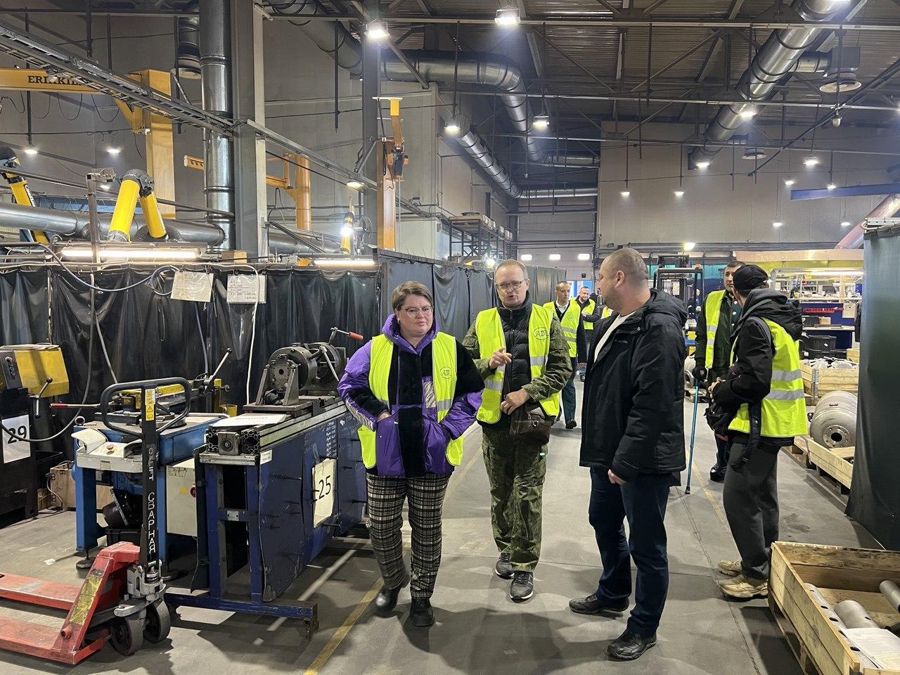 Ветераны спецоперации из Коломны побывали с профориентационной экскурсией на заводе «АДЛ»