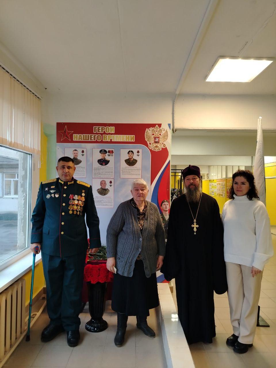 В Пановской школе Городского округа Коломна открыли стенд в честь погибших на СВО выпускников