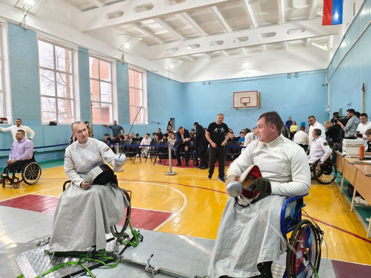 Коломенец Игорь Подустов вошел в восьмерку сильнейших на Всероссийском турнире по паралимпийскому фехтованию