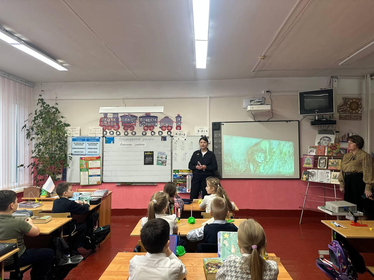 Госавтоинспекторы Коломны провели для школьников правовой ликбез