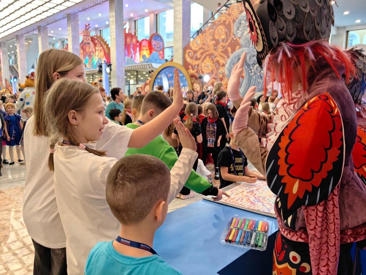 Дети героев специальной военной операции из Коломны и Озёр побывали на общероссийской ёлке в Государственном Кремлевском дворце