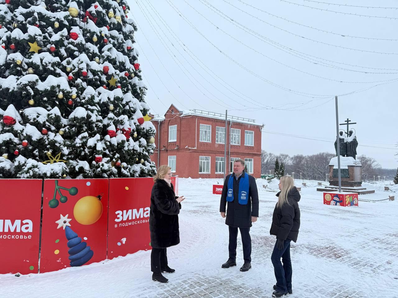 Координатор партийного проекта &laquo;Городская среда&raquo; партии &laquo;Единая Россия&raquo; Денис Лубяной проверил качество уборки территории Соборной площади