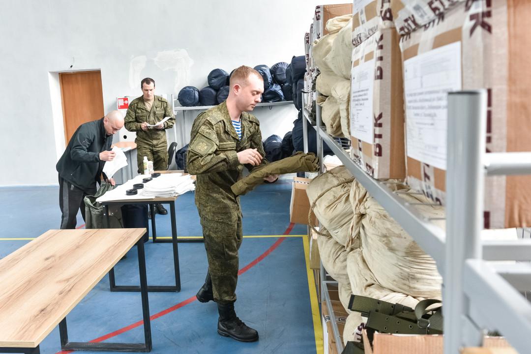 Отбор добровольцев на военную службу по контракту продолжается в Подмосковье