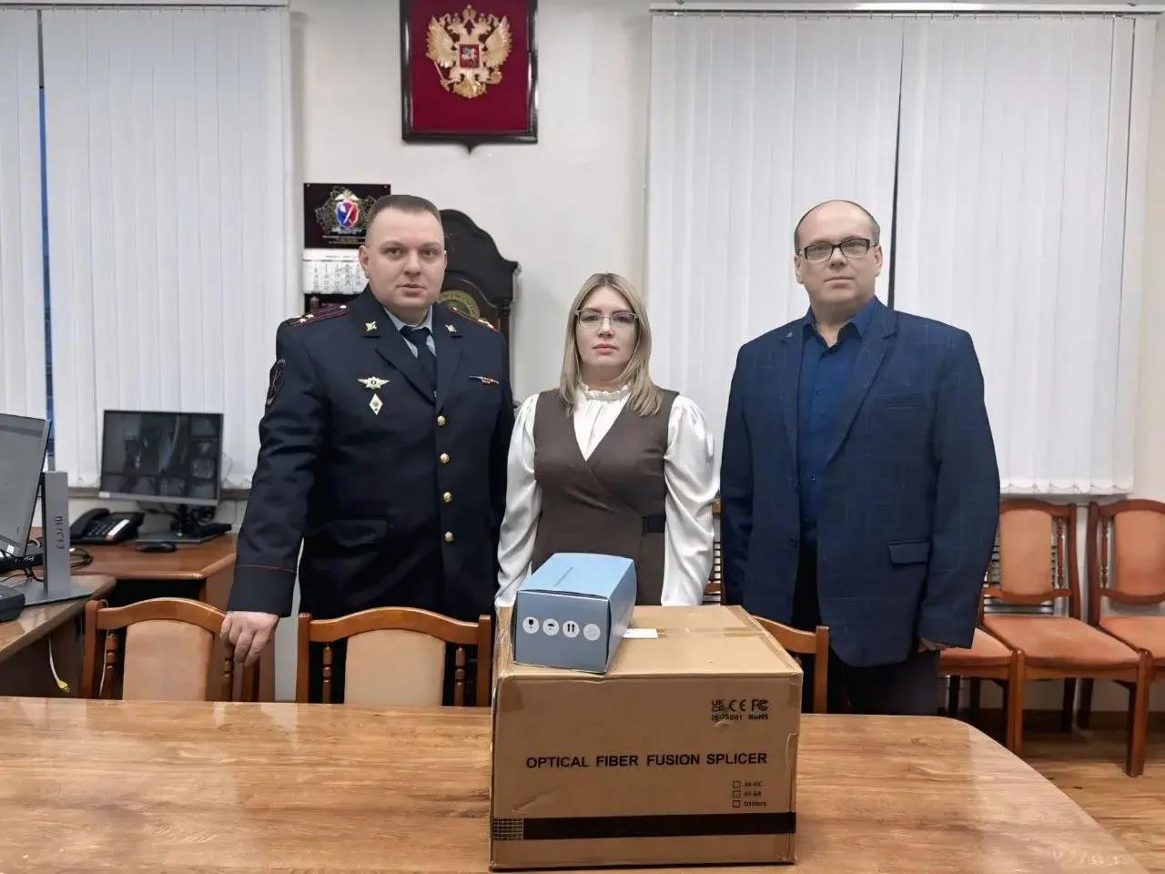 Коломенские полицейские и общественник передали гуманитарную помощь в зону СВО