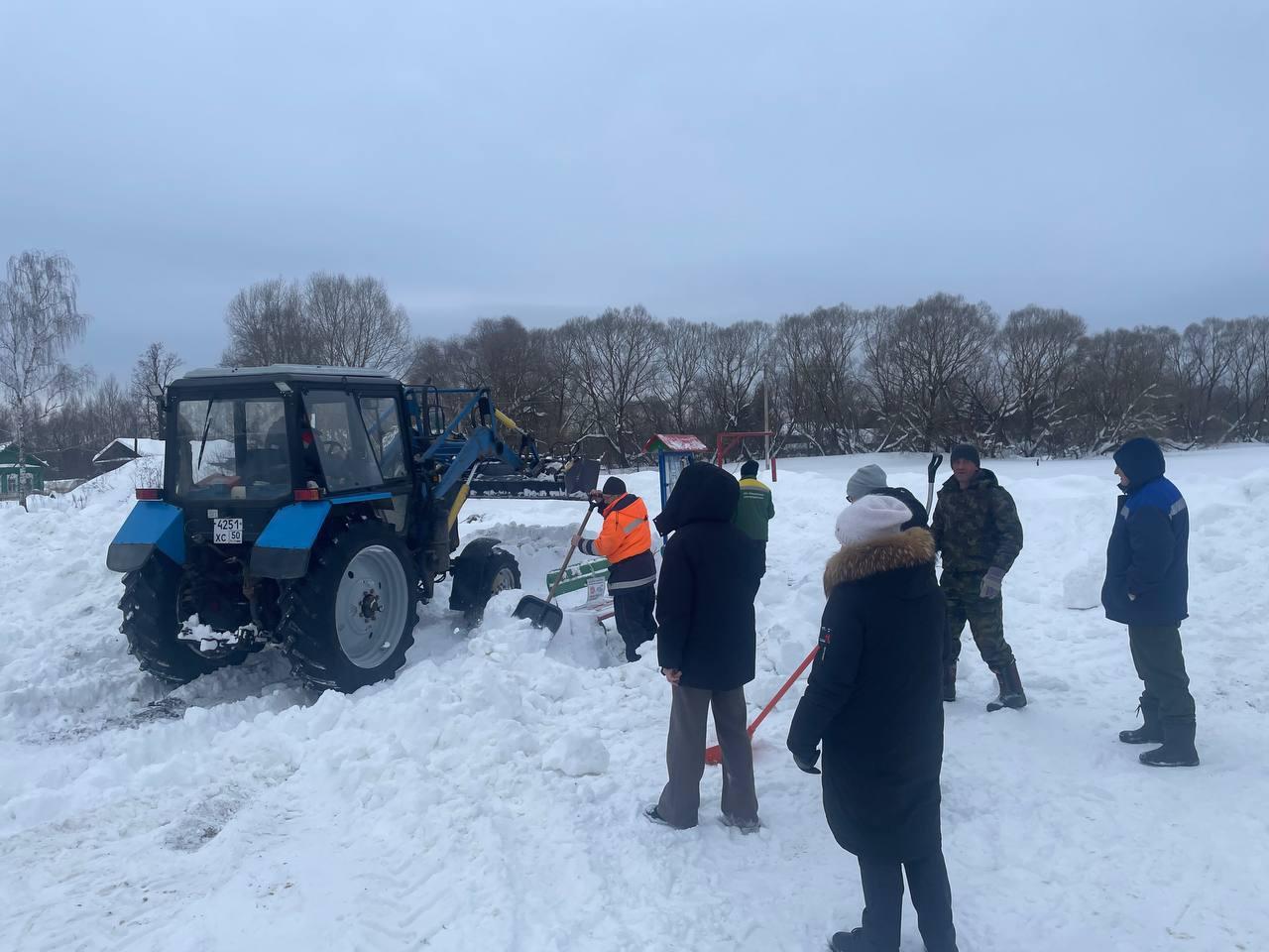В деревне Паткино расчистили общественные территории