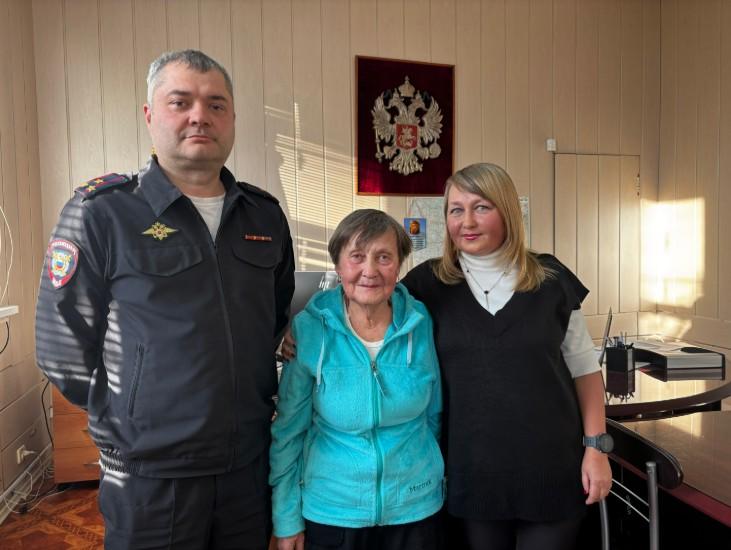 Пенсионерка поблагодарила коломенских полицейских за предотвращение мошеннических действий
