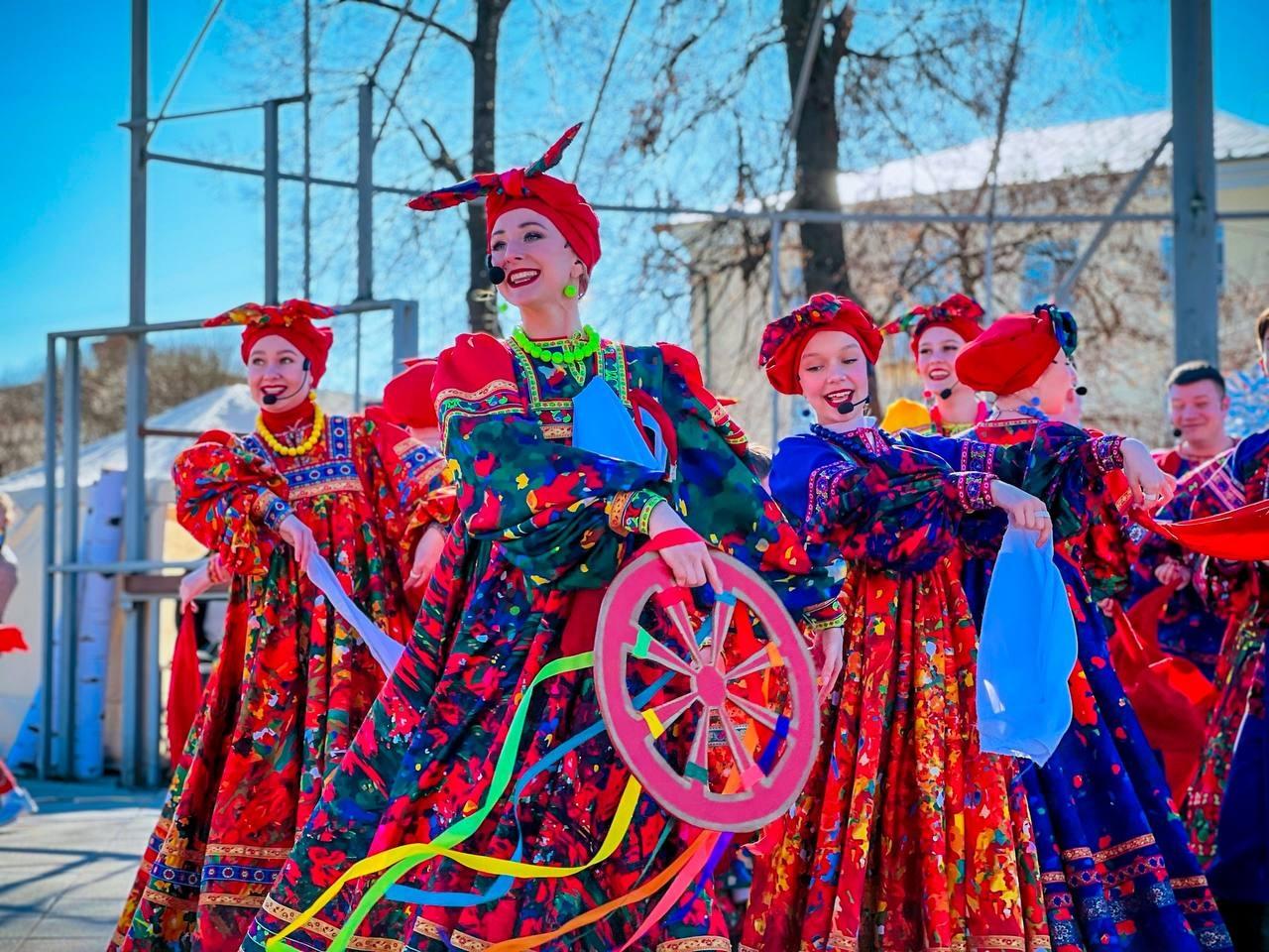 В преддверии 8 марта поздравления для прекрасных женщин звучат со всех уголков городского округа Коломна