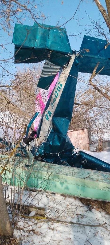 На берегу реки Оки в районе дома №102 по улице Кирова упал легкомоторный самолет