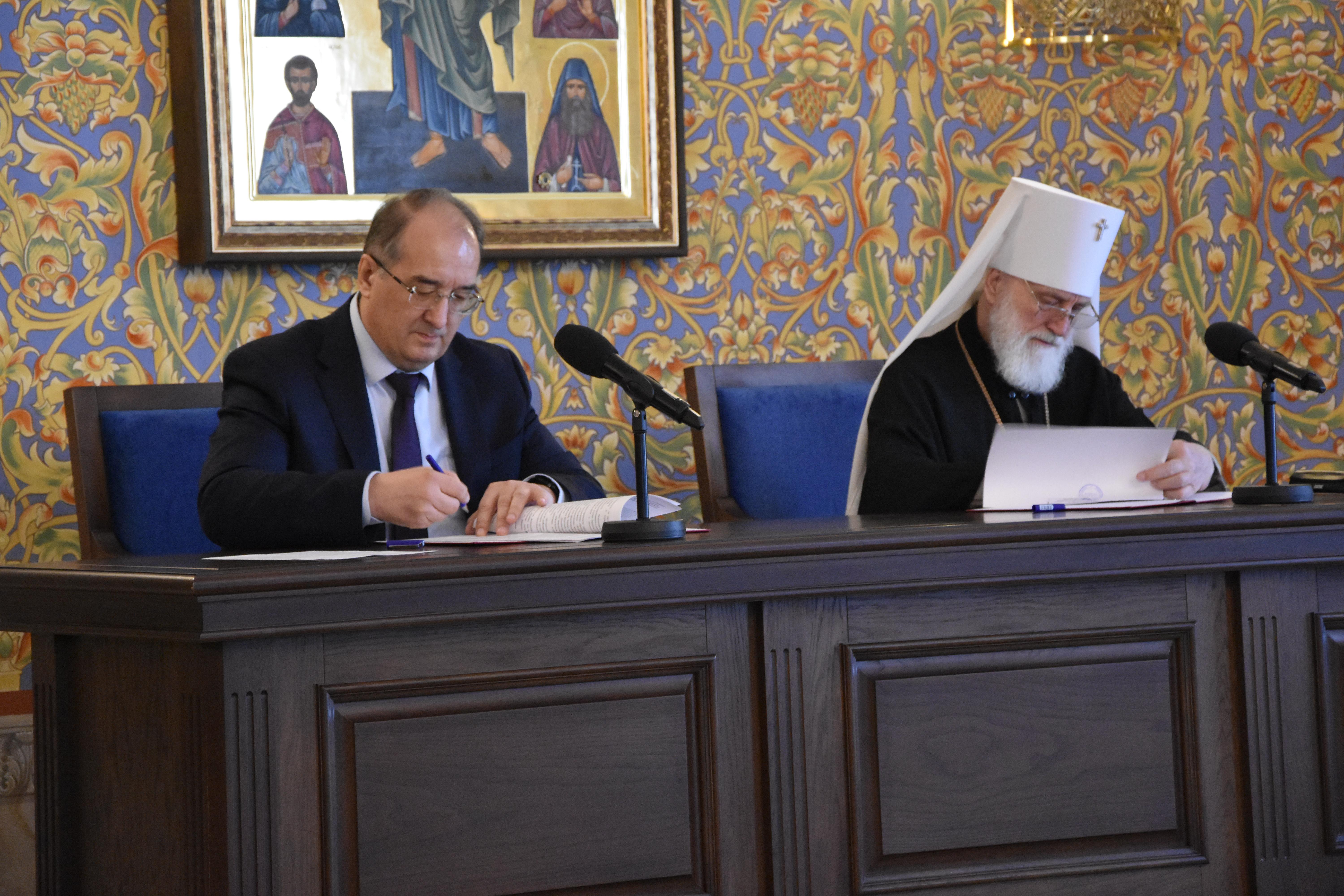 Отделение Соцфонда и Московская митрополия подписали соглашение об обмене электронными документами для назначения пенсий священнослужителям