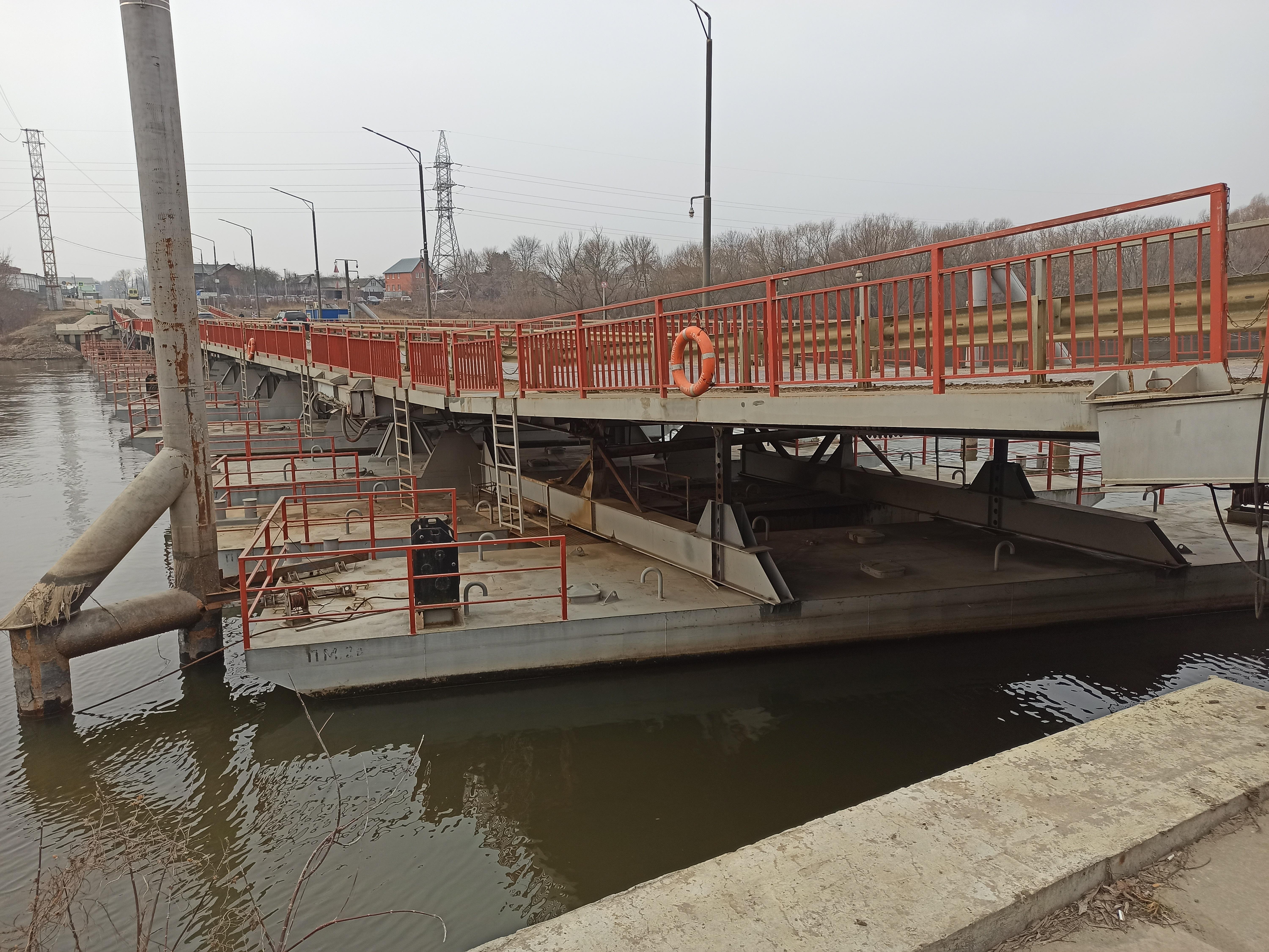 Митяевский наплавной мост открыт для легкового транспорта и пешеходов