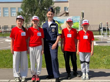 Сотрудники Коломенской Госавтоинспекции приняли участие в муниципальном этапе областного слёта юных инспекторов движения &laquo;Безопасное колесо&raquo; 2026 года